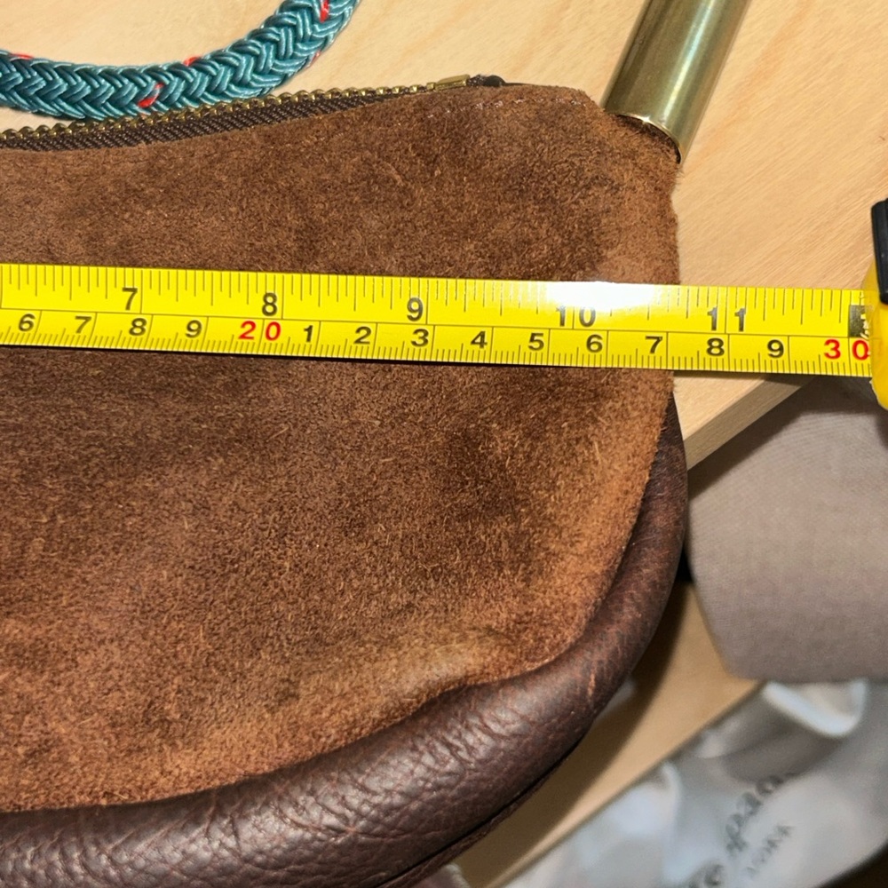 Wildwood Oyster Co. Brown Leather Crossbody - Picture 6 of 13